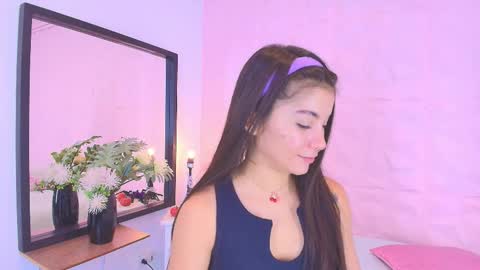 Snapshot of emmaa_sandoval chatting on October 25, 2025, 7:19 pm Emma online show from October 25, 2025, 7:19 pm