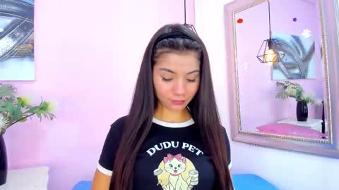 Snapshot of emmaa_sandoval chatting on November 13, 2025, 4:39 pm Emma online show from November 13, 2025, 4:39 pm