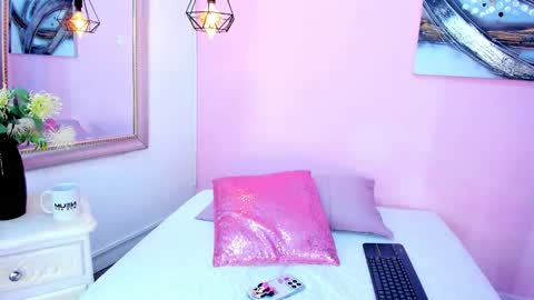 Snapshot of emmaa_sandoval chatting on November 25, 2025, 7:36 pm Emma online show from November 25, 2025, 7:36 pm