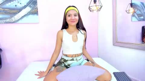 Snapshot of emmaa_sandoval chatting on November 29, 2025, 4:43 pm Emma online show from November 29, 2025, 4:43 pm