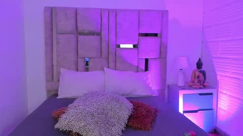 emma becket online show from October 24, 2025, 5:37 am