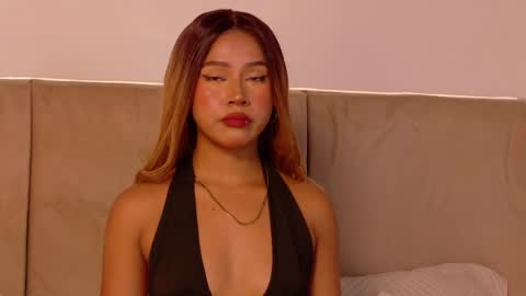 E M M A  online show from April 6, 2026, 4:19 pm