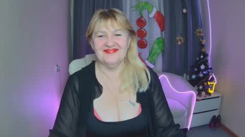 emmaellison924117 online show from December 16, 2025, 7:24 am