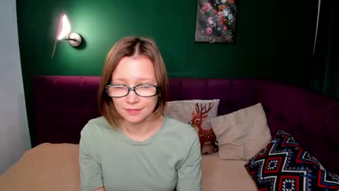 Emma 3 online show from April 16, 2026, 1:39 am