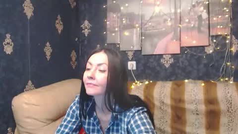 Snapshot of emmagoldx chatting on December 16, 2024, 9:09 pm EmmaGoldX online show from December 16, 2024, 9:09 pm