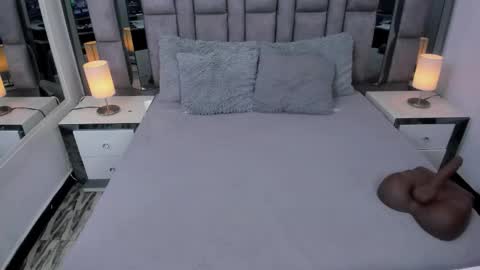 EMMA HILL online show from September 28, 2025, 11:48 am