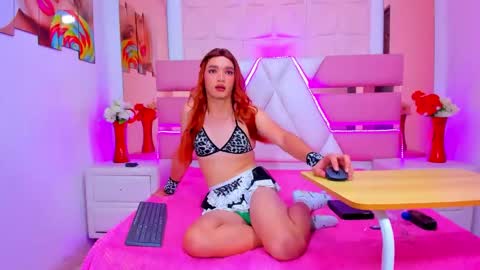 Emma Hilton online show from May 22, 2026, 3:39 pm