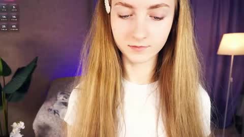 Snapshot of emmalaflame chatting on January 24, 2025, 8:22 pm Emma day Wendy night online show from January 24, 2025, 8:22 pm