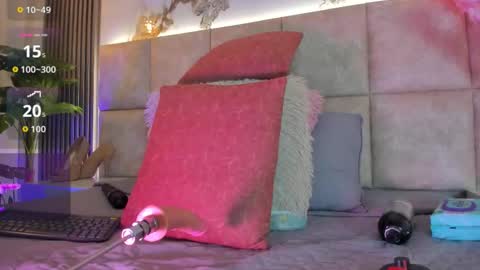 emmalove01 online show from March 19, 2026, 2:37 am