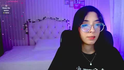 Snapshot of emmalove_doll chatting on February 24, 2026, 1:36 am Emmas Room online show from February 24, 2026, 1:36 am