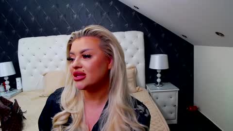 Snapshot of emmamavis chatting on February 5, 2025, 7:18 am Emma Mavis online show from February 5, 2025, 7:18 am