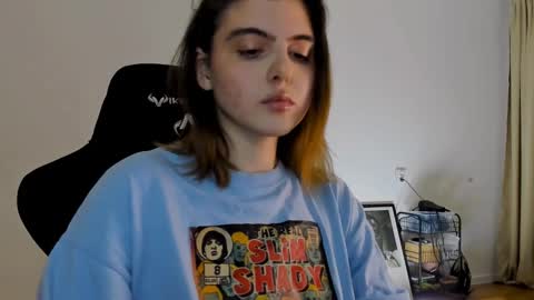 Emma online show from December 8, 2024, 6:28 pm