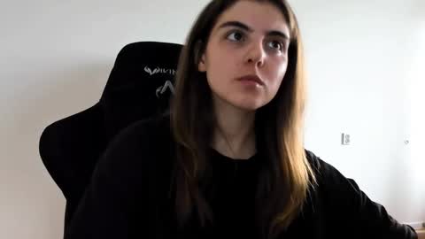 Emma online show from September 13, 2025, 9:42 am