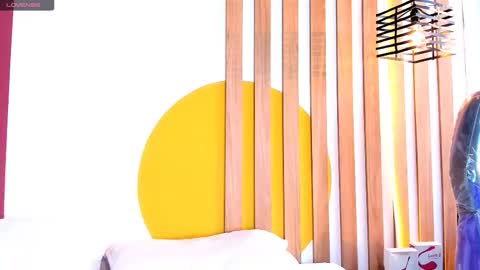 emmanaughty_ online show from December 17, 2025, 10:16 pm