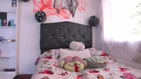 Snapshot of emmantho chatting on October 20, 2025, 7:03 pm Emmantho online show from October 20, 2025, 7:03 pm