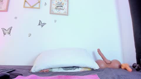 Emma Rogers online show from November 13, 2025, 2:49 pm