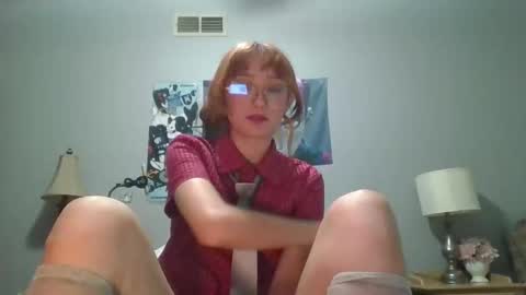 Snapshot of emmarose2000s chatting on June 11, 2026, 6:22 am emmarose2000s online show from June 11, 2026, 6:22 am