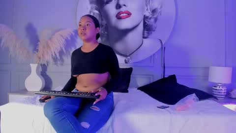 Snapshot of emmasandoval_ chatting on September 30, 2025, 9:53 pm Emma online show from September 30, 2025, 9:53 pm