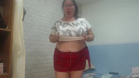 Snapshot of emmasquirt69 chatting on November 16, 2025, 9:09 pm emmasquirt69 online show from November 16, 2025, 9:09 pm