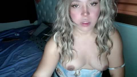 YourDreamGirl Emma  online show from October 24, 2025, 3:36 am
