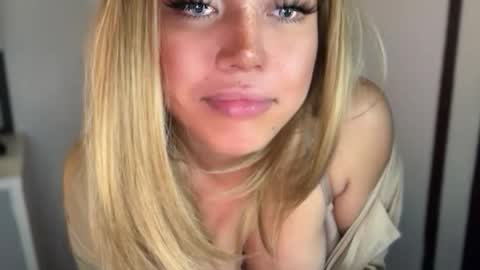 YourDreamGirl Emma  online show from January 31, 2026, 7:11 pm