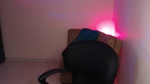 Emily  Independent model online show from April 15, 2026, 2:51 am