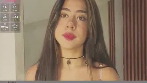 emmi_collins online show from June 19, 2026, 7:39 pm