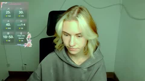 Snapshot of emmi_rossum chatting on October 4, 2025, 11:08 am Emmi online show from October 4, 2025, 11:08 am