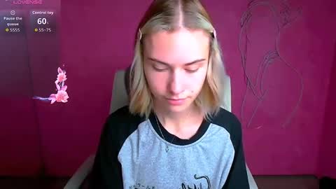 Snapshot of emmi_rossum chatting on October 6, 2025, 5:16 am Emmi online show from October 6, 2025, 5:16 am