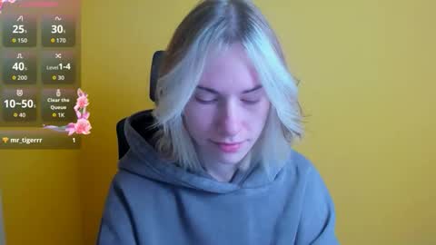 Snapshot of emmi_rossum chatting on October 14, 2025, 5:30 am Emmi online show from October 14, 2025, 5:30 am