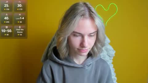 Snapshot of emmi_rossum chatting on October 27, 2025, 6:06 am Emmi online show from October 27, 2025, 6:06 am