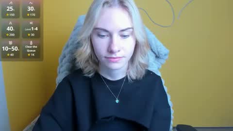 Snapshot of emmi_rossum chatting on November 19, 2025, 6:02 am Emmi online show from November 19, 2025, 6:02 am