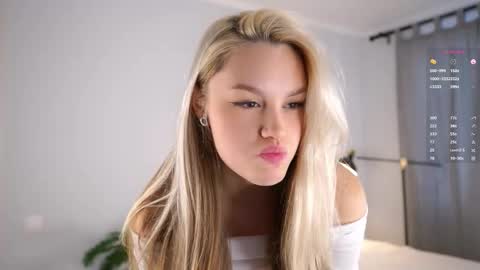 Aurora online show from December 20, 2025, 10:11 am