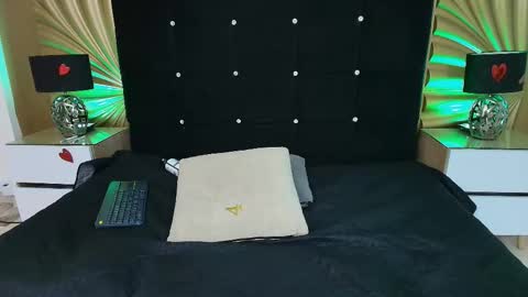 Snapshot of emmily_keller chatting on February 19, 2026, 2:02 pm Emmily keller online show from February 19, 2026, 2:02 pm