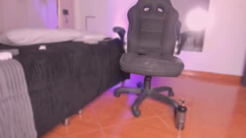    online show from December 14, 2025, 10:36 pm