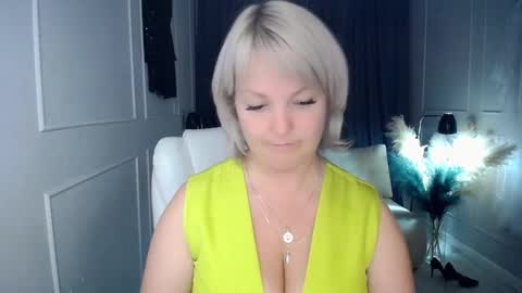 emmmam online show from October 7, 2025, 7:55 pm