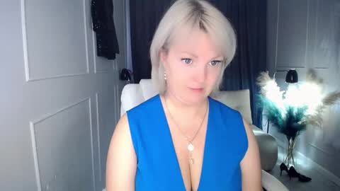 emmmam online show from October 14, 2025, 8:04 am