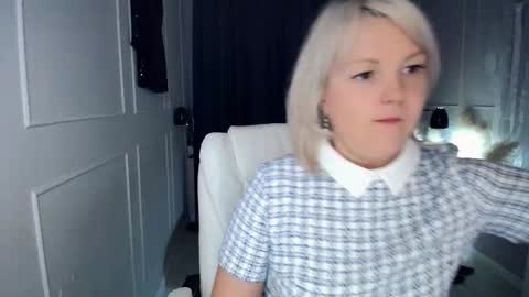 emmmam online show from November 26, 2025, 9:54 am