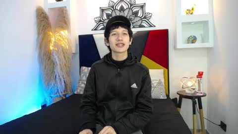 Snapshot of emmo_boy chatting on October 22, 2025, 12:49 pm SERGIO online show from October 22, 2025, 12:49 pm