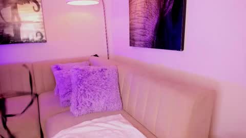 Emmy Heart online show from February 13, 2026, 3:35 am