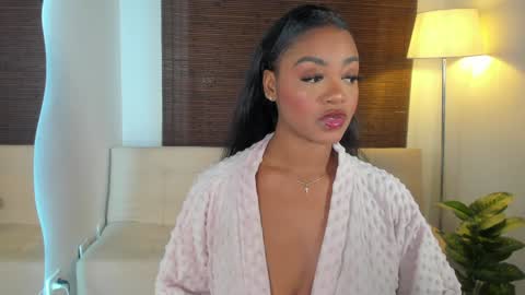 Snapshot of emmy_jacksson chatting on January 25, 2025, 12:06 am emmy_jacksson online show from January 25, 2025, 12:06 am