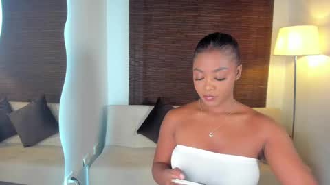 Snapshot of emmy_jacksson chatting on February 19, 2025, 11:25 pm emmy_jacksson online show from February 19, 2025, 11:25 pm