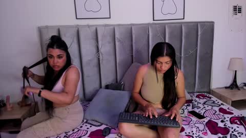 Snapshot of emmy_turnner chatting on February 1, 2025, 3:18 pm Emily Laila online show from February 1, 2025, 3:18 pm