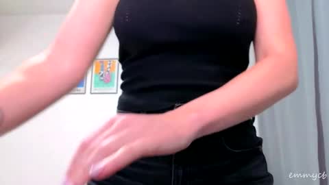 Snapshot of emmycb chatting on September 19, 2025, 7:36 pm Em online show from September 19, 2025, 7:36 pm