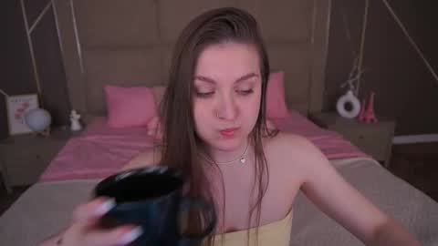 E M M Y online show from February 4, 2026, 6:52 am