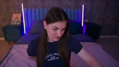 E M M Y online show from April 5, 2026, 5:37 am