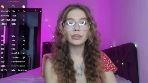 Snapshot of emmyluu chatting on January 16, 2025, 7:07 am Emmy online show from January 16, 2025, 7:07 am