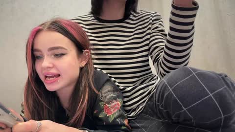 Snapshot of emo_couple666 chatting on January 23, 2025, 3:48 am Gabriel Elizabeth online show from January 23, 2025, 3:48 am
