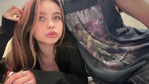 Snapshot of emo_couple666 chatting on February 13, 2025, 7:42 pm Gabriel Elizabeth online show from February 13, 2025, 7:42 pm