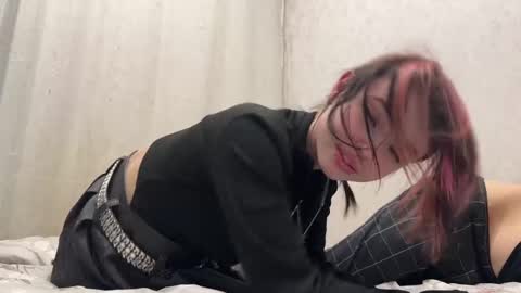 Snapshot of emo_couple666 chatting on March 4, 2025, 8:38 pm Gabriel Elizabeth online show from March 4, 2025, 8:38 pm